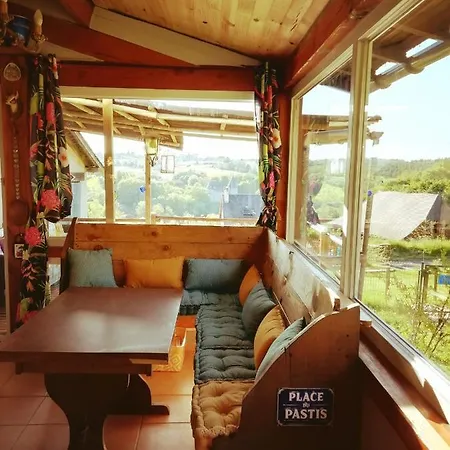 Frühstückspension No5 D'hotes & Glamping Savignac-Lédrier