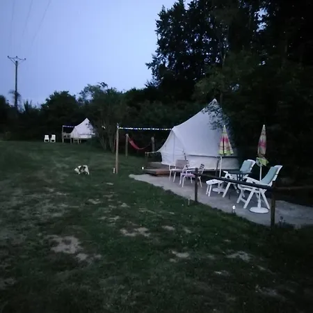 No5 D'hotes & Glamping